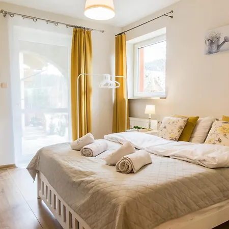 Apartamenty Zielona Owieczka Niedzica Zamek Exterior photo